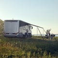 Thule Omnistor 8000 -moottoroitu sein&auml;markiisi, 230V