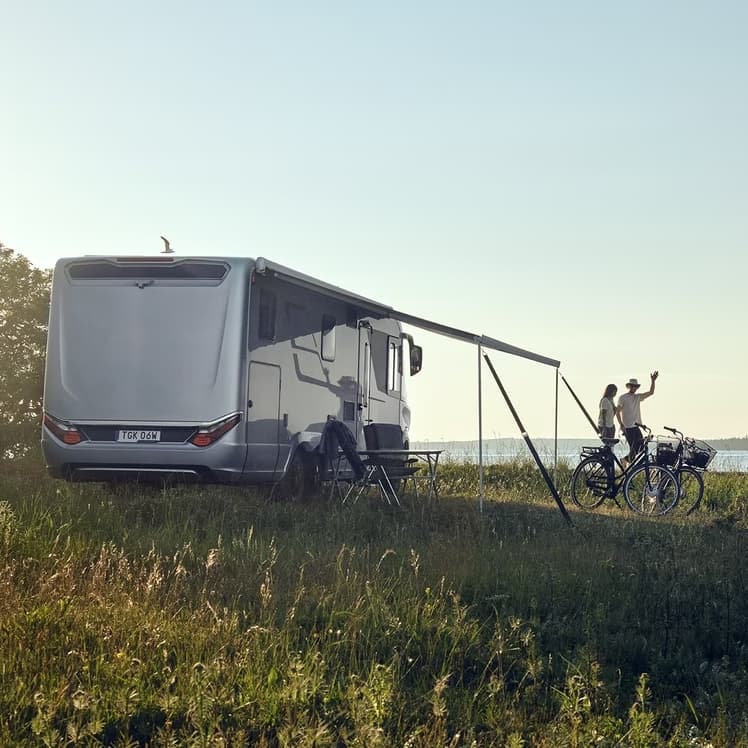 Thule Omnistor 8000 -moottoroitu sein&auml;markiisi, 230V